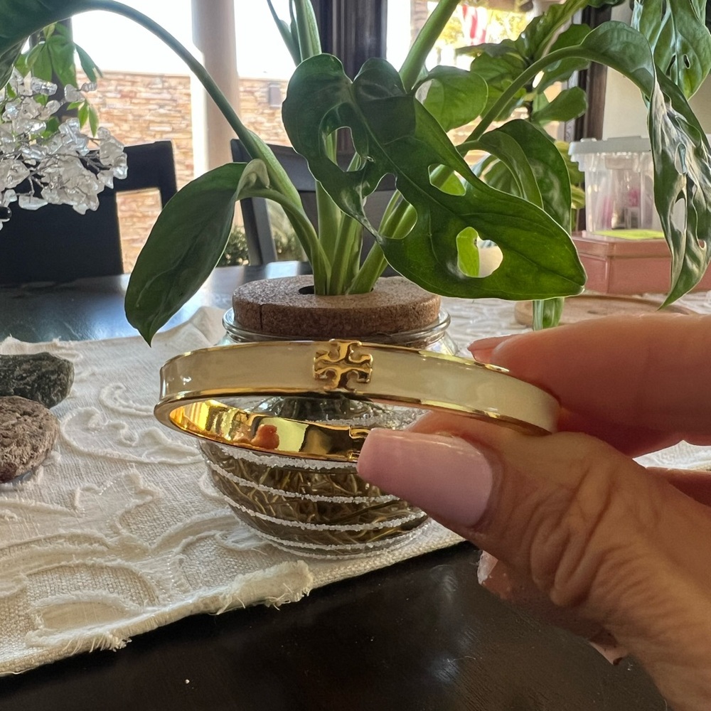 Tory Burch Gold and Cream Bangle Bracelet with clasp Size 7